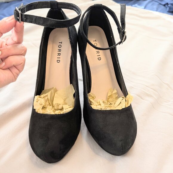 black Torrid 7WW platform heel with ankle strap faux suede EUC - Picture 2 of 6